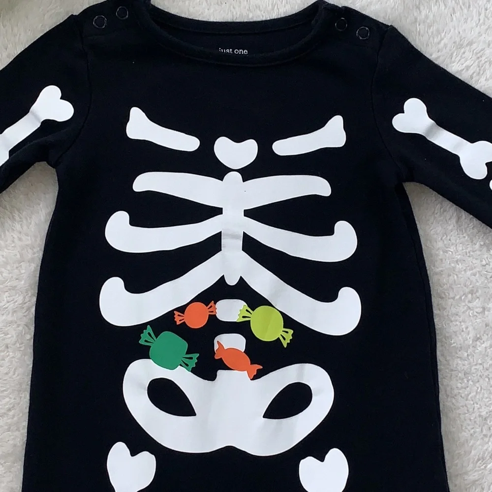 Carter's Black & White Skeleton Footie One Piece EUC Unisex Just One You 9M